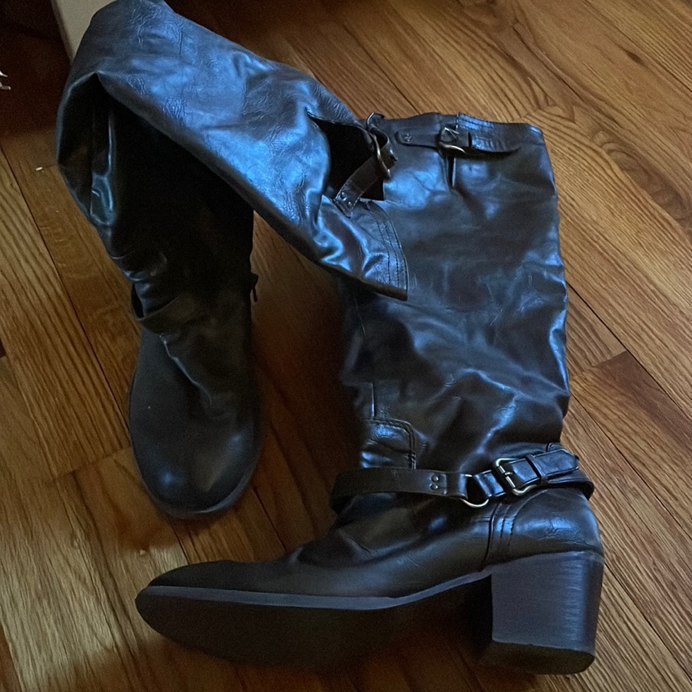 Dark brown low heel boots